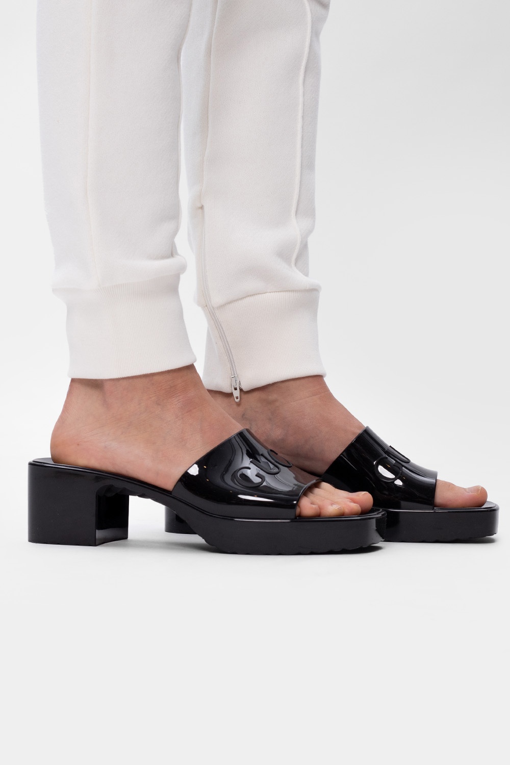 Gucci rubber 2025 slide sandal black